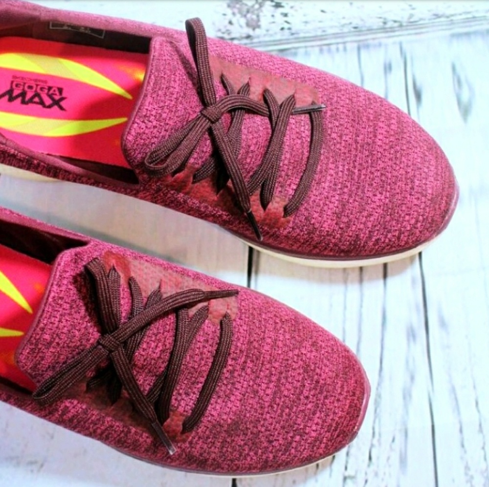 Skechers Goga Max Quick Fit Go Walks Burgendy 10